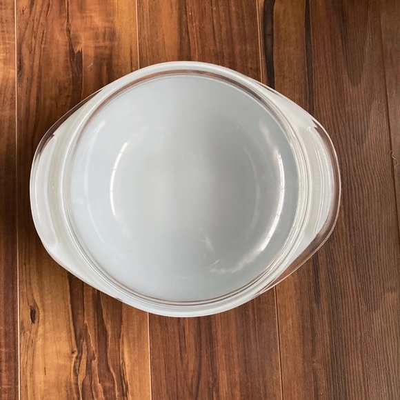 Vintage Pyrex  1 1/2 Quartz Bowl with Lid - Picture 1 of 4